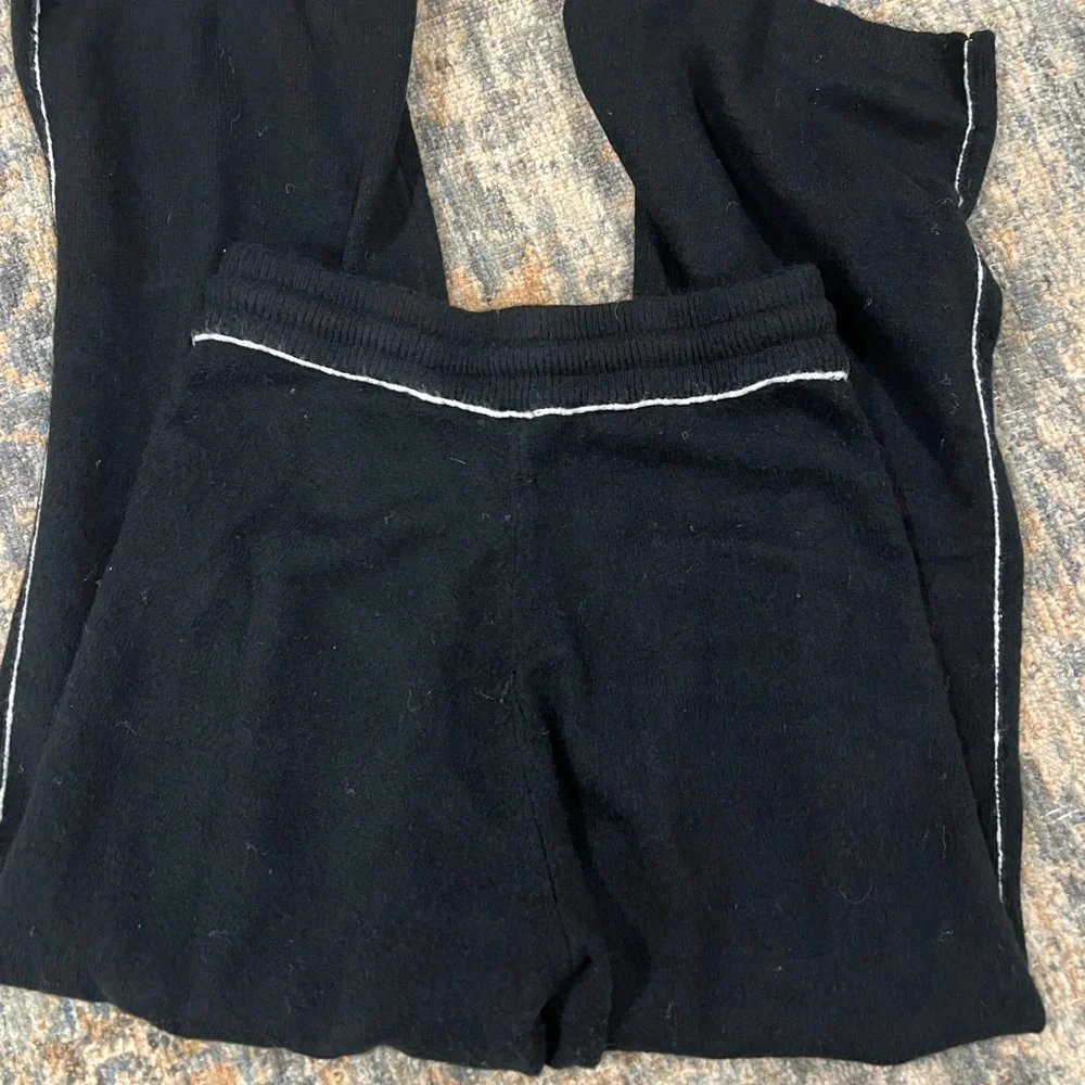 Vince Camuto Black Set with White Accents - Picture 6 of 6
